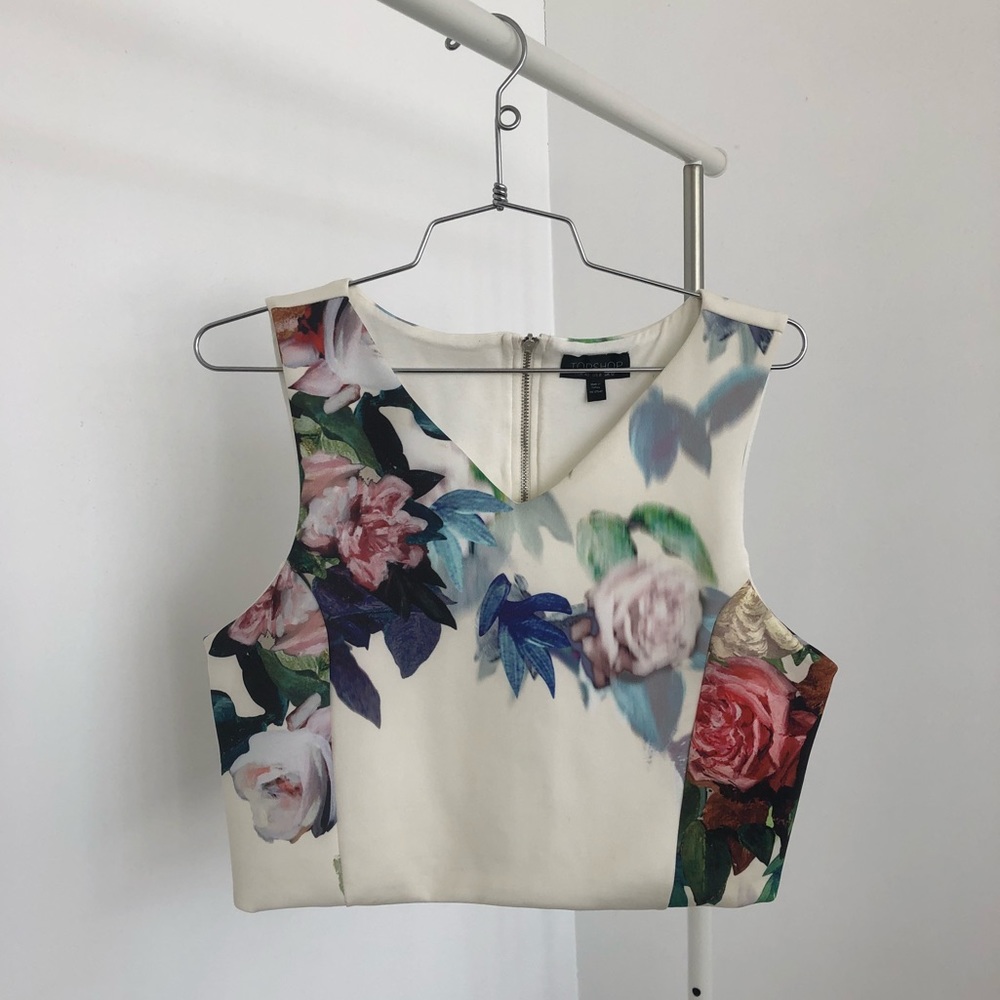 Topshop Cropped graphic top size 6